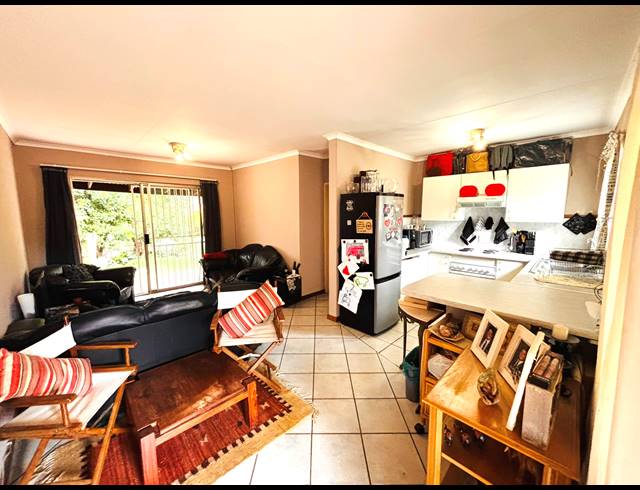 1 BEDROOM TOWNHOUSE FOR SALE IN MORELETA PARK